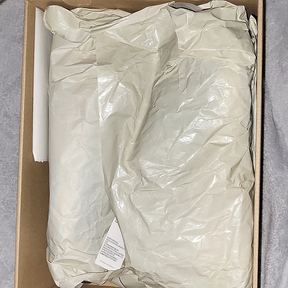 Yeezy 700 Wave Runner - Picture 4 of 5